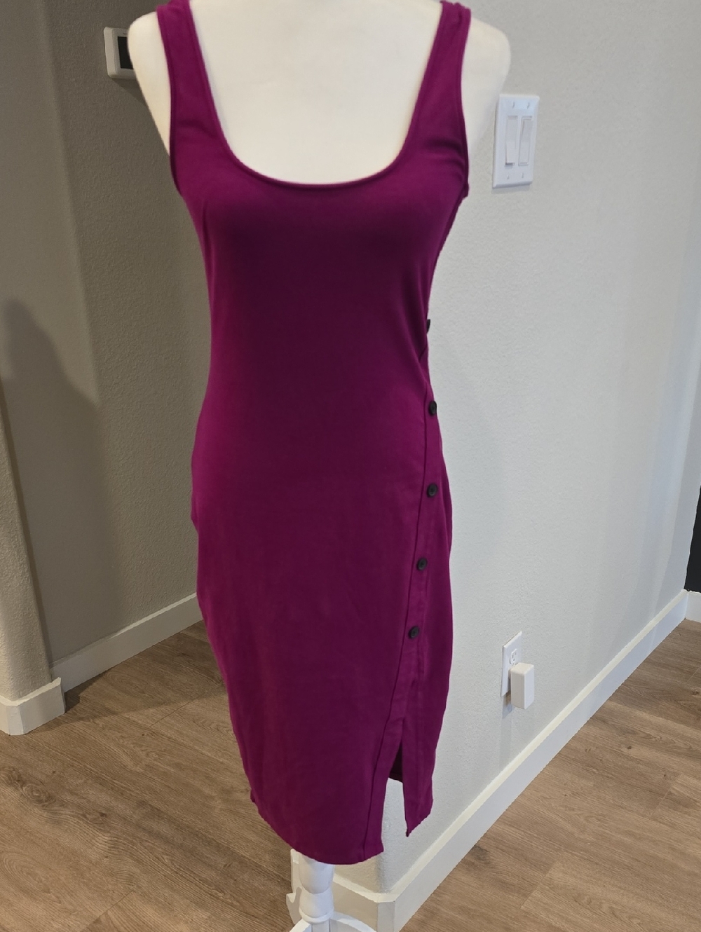 Express Magenta Scoop Neck Midi Dress with Side Buttons